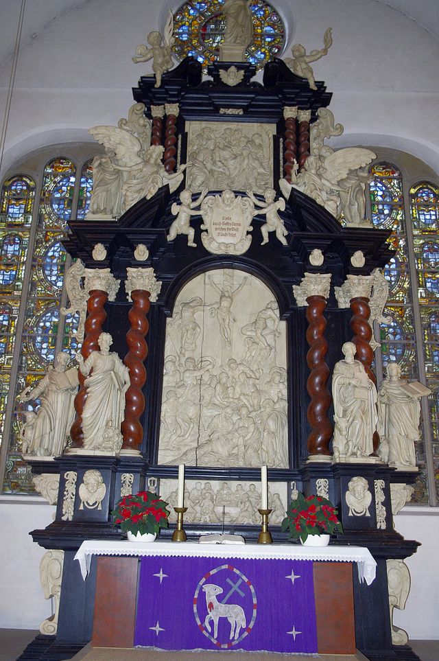Der barocke Hochaltar von Christian Precht in St. Cosmae