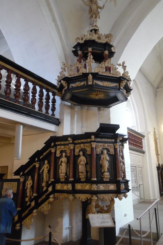 Die Kanzel von St. Cosmae et Damiani
