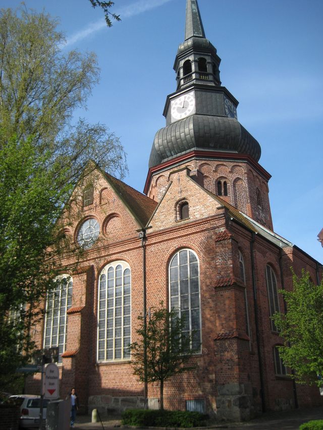 St. Cosmae aus der Altstadtgasse gesehen