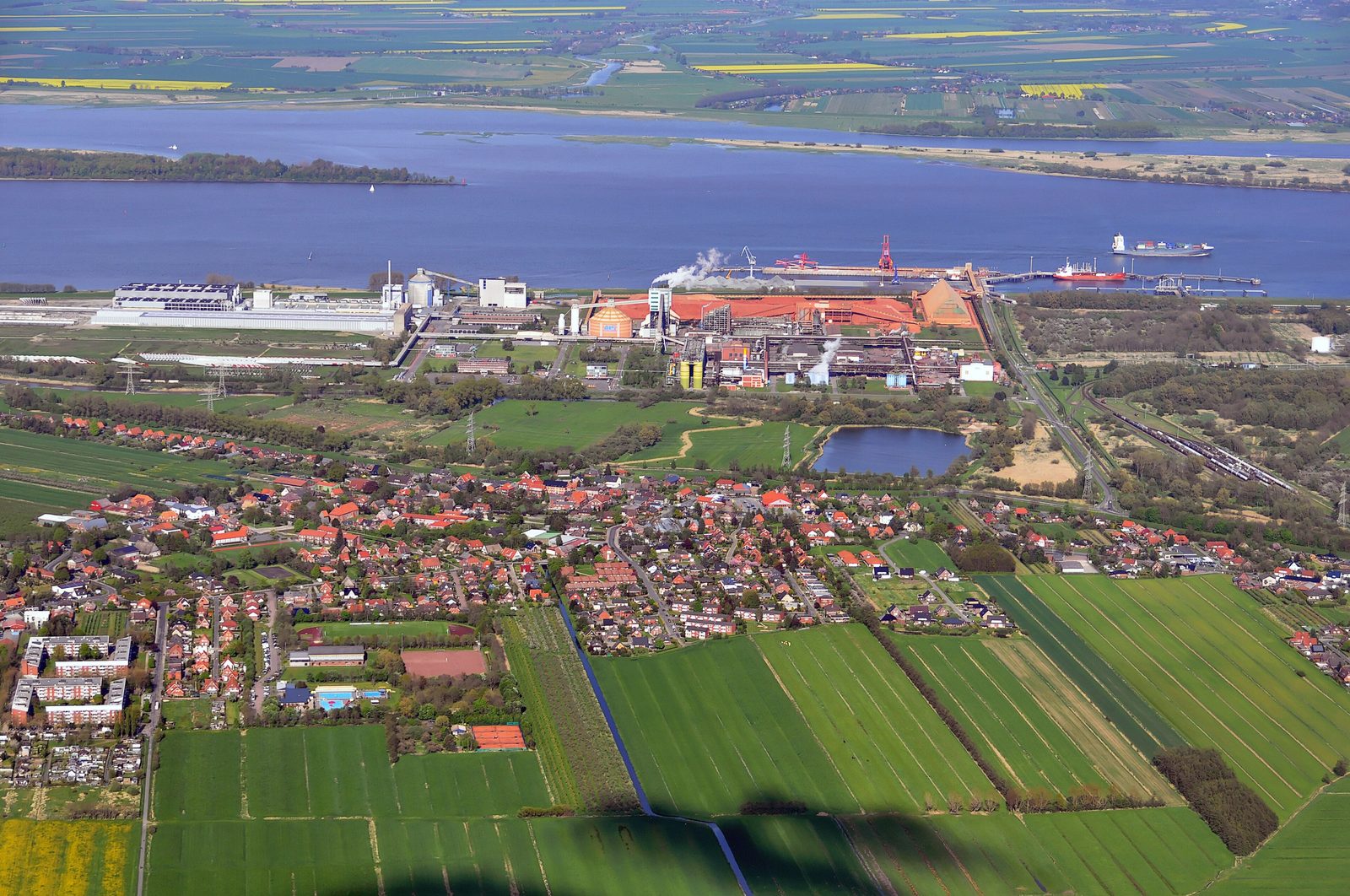 Industriegebiet Bützfleth an der Elbe