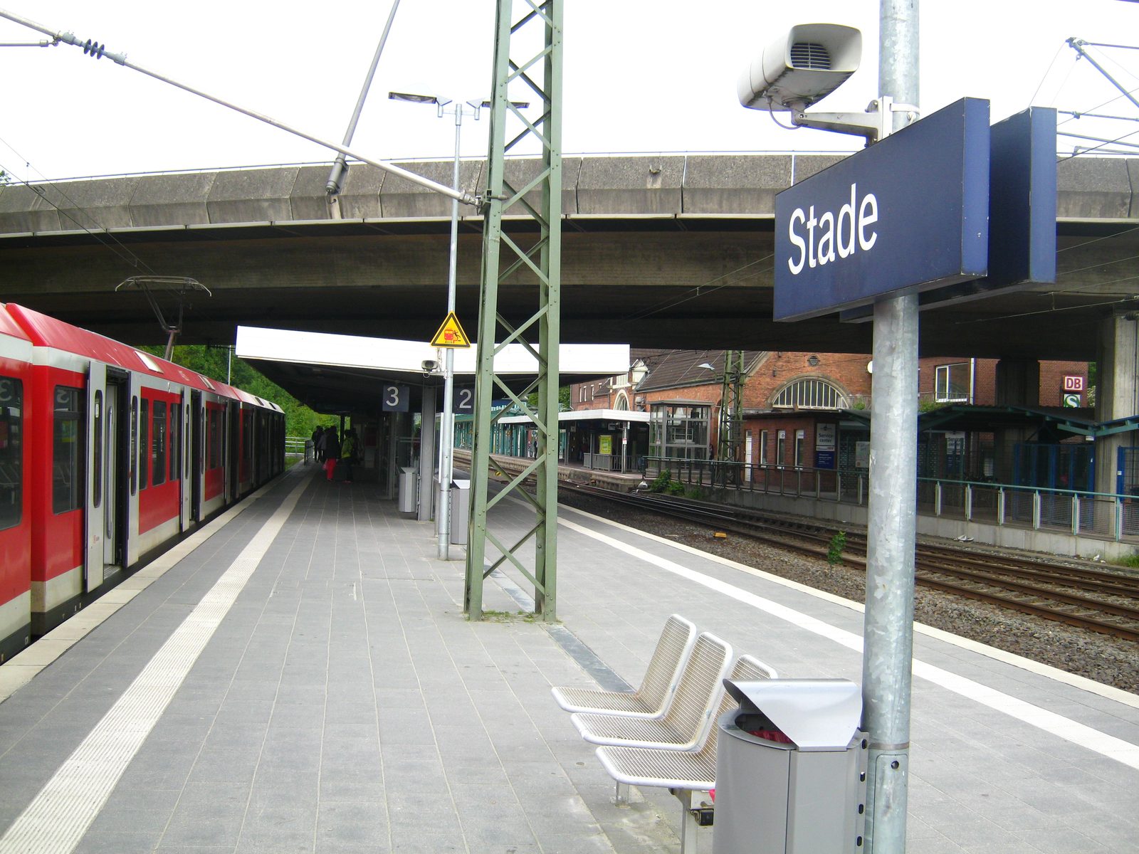 S-Bahn-Station Stade, Endpunkt der Linie aus Hamburg